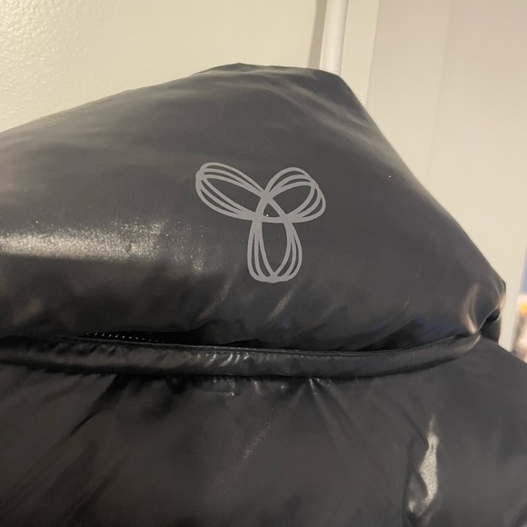 Aritzia Mr. Super Puff size XL - Picture 7 of 8